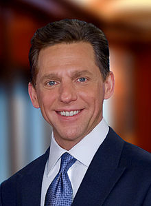 How tall is David Miscavige?